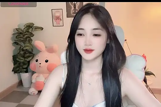 Snapshot of _Aimy_ chatting on 11-13-25, 05:45 Aimy online show from 11-13-25, 05:45