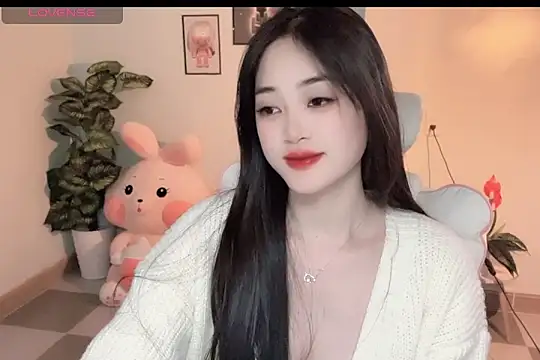 Snapshot of _Aimy_ chatting on 11-21-25, 04:16 Aimy online show from 11-21-25, 04:16