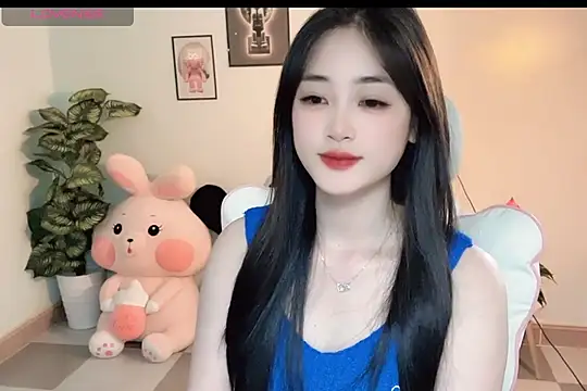 Snapshot of _Aimy_ chatting on 11-23-25, 05:07 Aimy online show from 11-23-25, 05:07