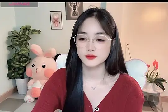 Snapshot of _Aimy_ chatting on 11-25-25, 06:35 Aimy online show from 11-25-25, 06:35