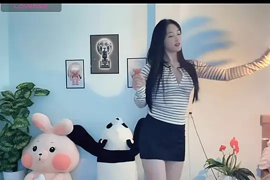 Snapshot of _Aimy_ chatting on 11-30-25, 04:27 Aimy online show from 11-30-25, 04:27