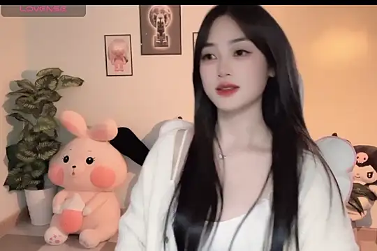 Snapshot of _Aimy_ chatting on 12-01-25, 04:56 Aimy online show from 12-01-25, 04:56