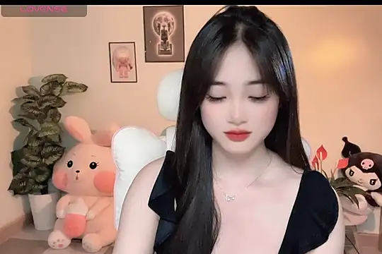 Snapshot of _Aimy_ chatting on 12-05-25, 06:26 Aimy online show from 12-05-25, 06:26