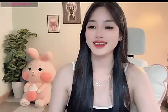 Snapshot of _Aimy_ chatting on 12-14-25, 07:58 Aimy online show from 12-14-25, 07:58