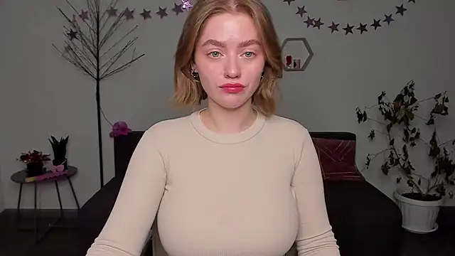 AidaPerry online show from 12-22-24, 01:55