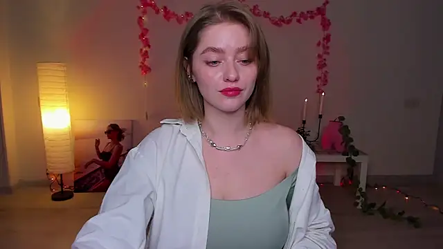 AidaPerry online show from 01-21-25, 02:05