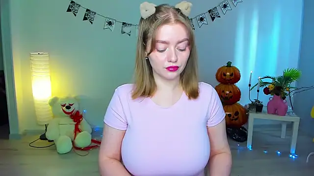 AidaPerry online show from 10-23-25, 01:10