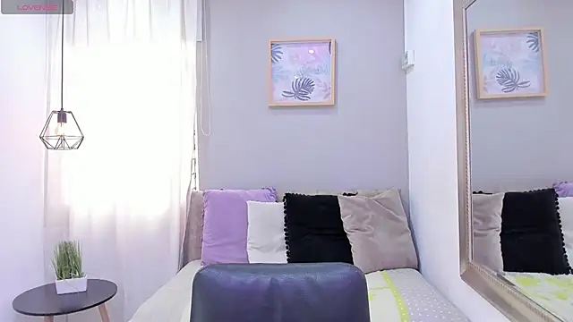 Snapshot of StefyGil_ chatting on 10-23-25, 12:04 StefyGil online show from 10-23-25, 12:04