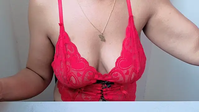 Snapshot of Lunadelisla chatting on 11-29-25, 01:03 Lunadelisla online show from 11-29-25, 01:03