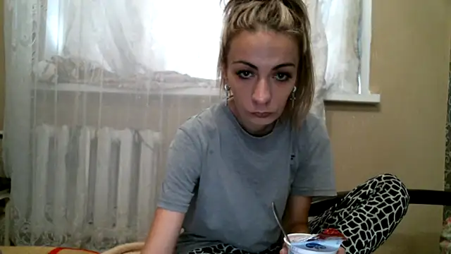 Snapshot of DennisXCaroll chatting on 12-15-24, 11:23 DennisXCaroll online show from 12-15-24, 11:23