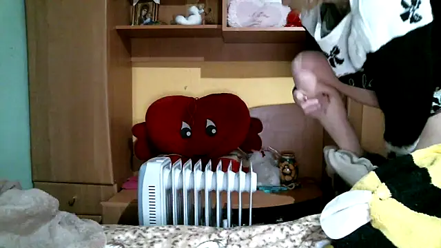 Snapshot of DennisXCaroll chatting on 01-14-25, 06:45 DennisXCaroll online show from 01-14-25, 06:45