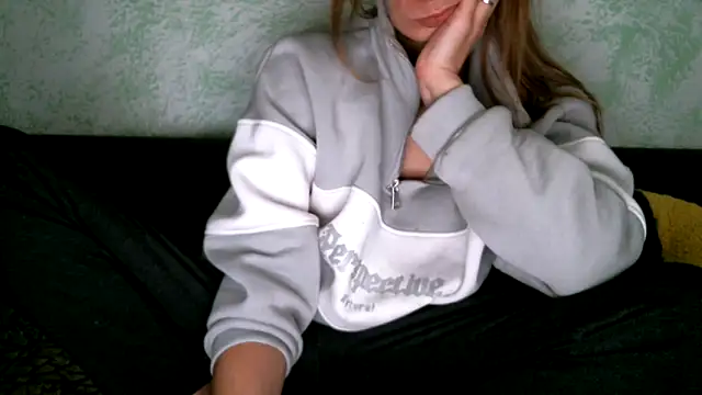 Snapshot of DennisXCaroll chatting on 02-15-25, 10:31 DennisXCaroll online show from 02-15-25, 10:31