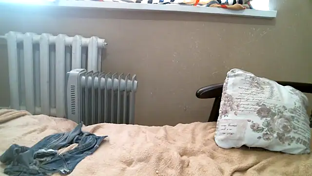 Snapshot of DennisXCaroll chatting on 03-06-25, 11:36 DennisXCaroll online show from 03-06-25, 11:36