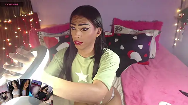 Snapshot of MARGOTFERRER chatting on 09-16-25, 05:52 MARGOTFERRER online show from 09-16-25, 05:52