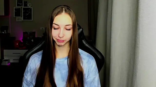 Snapshot of Sm0ly chatting on 12-04-25, 02:54 Sm0ly online show from 12-04-25, 02:54