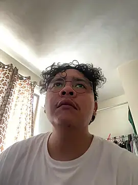 Snapshot of Parejasumisa27 chatting on 07-16-26, 09:32 Parejasumisa27 online show from 07-16-26, 09:32