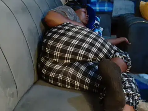 Snapshot of leslysexygirl chatting on 03-04-25, 04:38 leslysexygirl online show from 03-04-25, 04:38