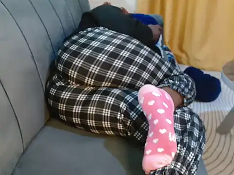 Snapshot of leslysexygirl chatting on 10-02-25, 05:36 leslysexygirl online show from 10-02-25, 05:36