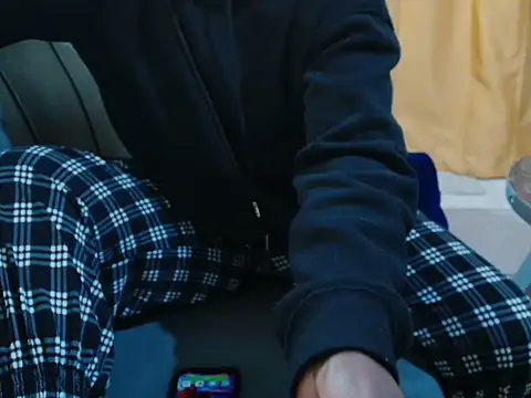 Snapshot of leslysexygirl chatting on 10-04-25, 05:49 leslysexygirl online show from 10-04-25, 05:49