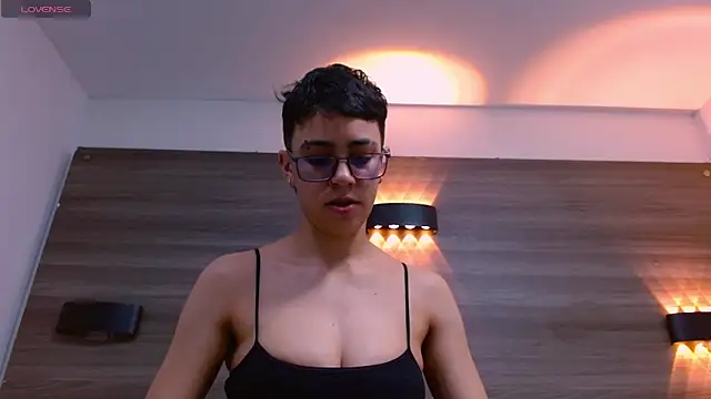 Snapshot of Cutie_Shy_ chatting on 02-27-25, 07:26 Cutie Shy online show from 02-27-25, 07:26