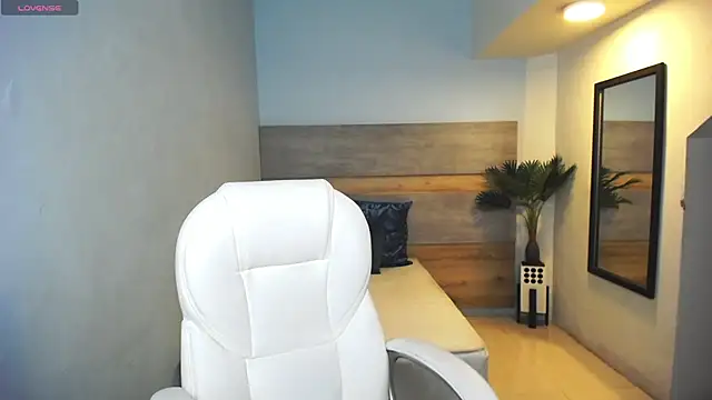 Snapshot of liseth_fox chatting on 01-03-25, 07:39 liseth fox online show from 01-03-25, 07:39