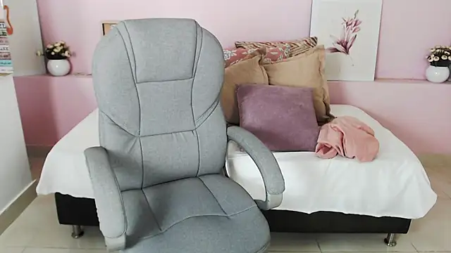 Snapshot of liseth_fox chatting on 01-25-25, 07:18 liseth fox online show from 01-25-25, 07:18