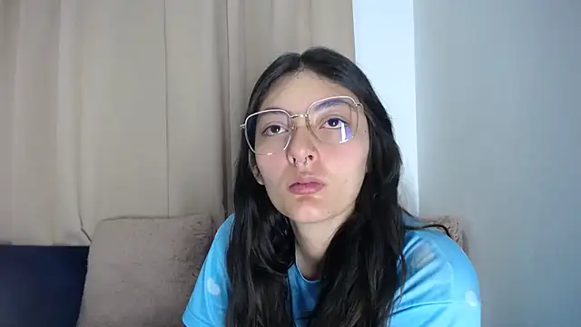 lessliee22  online show from 04-11-26, 07:24