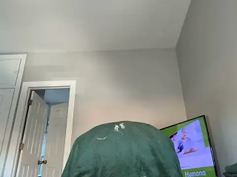 ChiRaqb8 online show from 10-31-25, 06:20