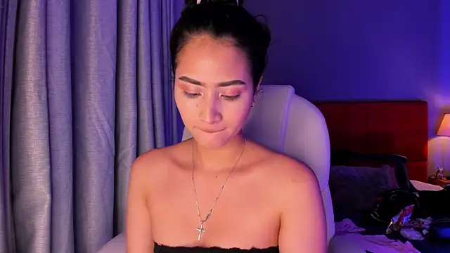 lara madisson online show from 10-25-25, 05:37