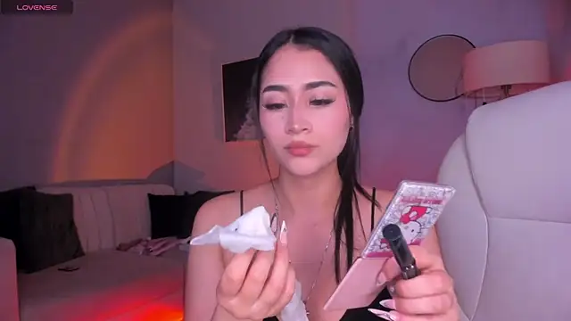lara madisson online show from 06-11-26, 06:44