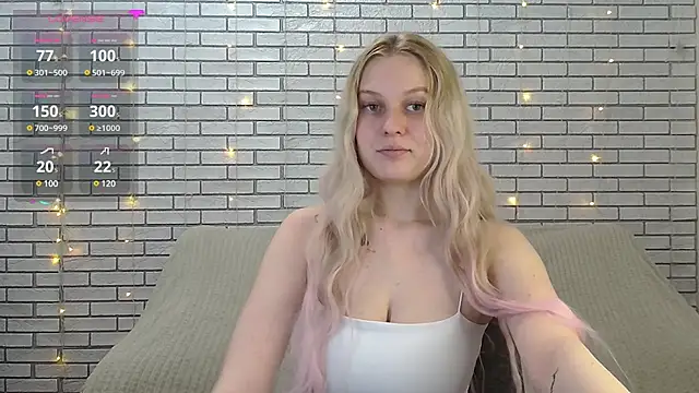 Snapshot of EmiliaDuchess chatting on 12-12-24, 01:39 EmiliaDuchess online show from 12-12-24, 01:39