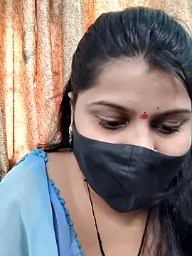 Snapshot of Hotty-simran chatting on 10-28-25, 05:00 Hotty-simran online show from 10-28-25, 05:00