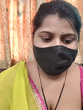 Snapshot of Hotty-simran chatting on 10-29-25, 06:04 Hotty-simran online show from 10-29-25, 06:04