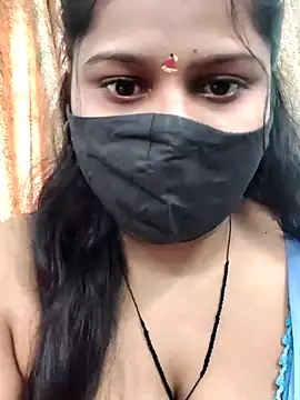 Snapshot of Hotty-simran chatting on 12-22-25, 05:04 Hotty-simran online show from 12-22-25, 05:04