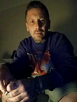 Snapshot of Schabernack1990 chatting on 09-10-25, 03:06 Schabernack1990 online show from 09-10-25, 03:06