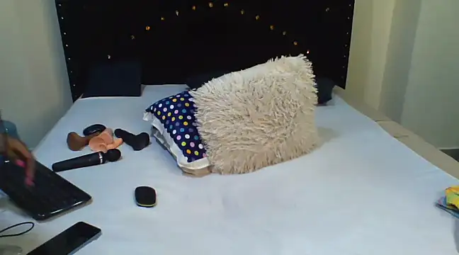 Snapshot of Sure_love_1 chatting on 02-27-25, 02:32 Sure love 1 online show from 02-27-25, 02:32