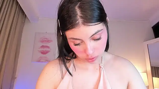Snapshot of halseycox___ chatting on 05-20-26, 05:24 halseycox online show from 05-20-26, 05:24