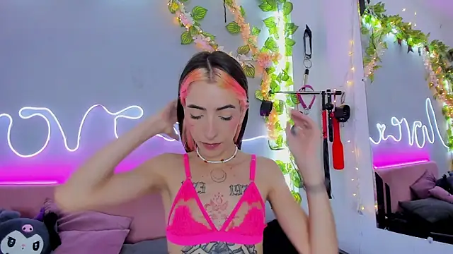 Snapshot of YouliteSllut2 chatting on 01-27-25, 11:00 YouliteSllut2 online show from 01-27-25, 11:00