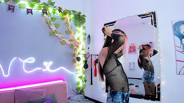 Snapshot of YouliteSllut2 chatting on 02-06-25, 09:28 YouliteSllut2 online show from 02-06-25, 09:28