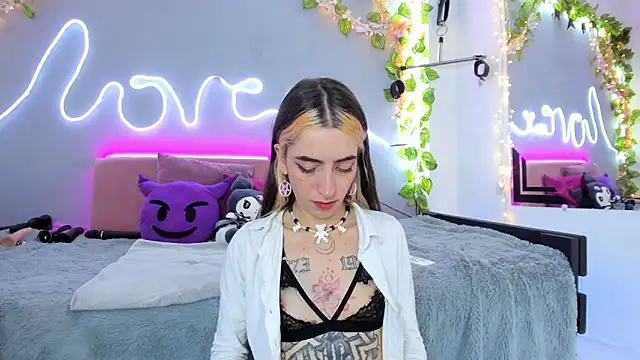 Snapshot of YouliteSllut2 chatting on 02-21-25, 03:34 YouliteSllut2 online show from 02-21-25, 03:34