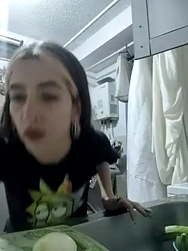 Snapshot of YouliteSllut2 chatting on 03-07-25, 01:42 YouliteSllut2 online show from 03-07-25, 01:42