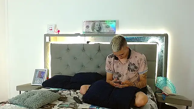 parejacaliente20154 online show from 01-08-25, 12:15