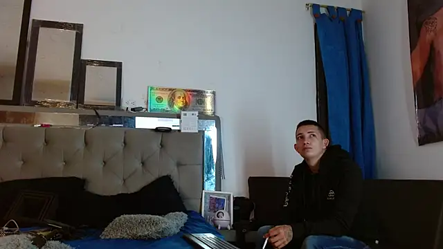 parejacaliente20154 online show from 02-09-25, 12:08