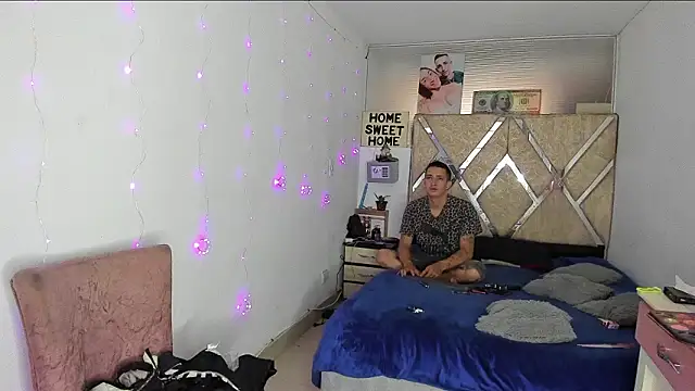 parejacaliente20154 online show from 02-17-26, 12:01