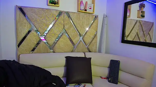 parejacaliente20154 online show from 04-19-26, 11:09