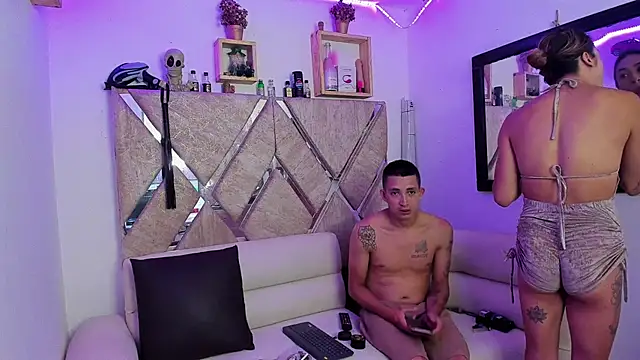 parejacaliente20154 online show from 05-17-26, 03:41