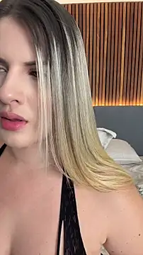 EmiilyAdams  online show from 06-04-26, 09:10