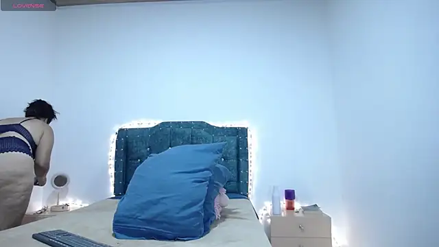 Snapshot of sofiamature01 chatting on 12-10-24, 09:11 sofiamature01 online show from 12-10-24, 09:11