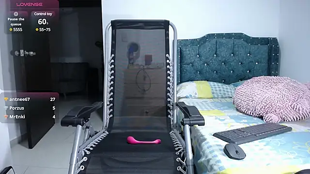 Snapshot of sofiamature01 chatting on 01-17-25, 03:55 sofiamature01 online show from 01-17-25, 03:55