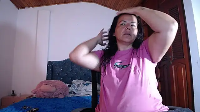 Snapshot of sofiamature01 chatting on 09-29-25, 09:19 sofiamature01 online show from 09-29-25, 09:19